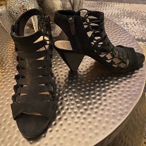 Vince Camuto bootie 8.5